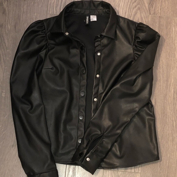 NWOT H&M FAUX LEATHER BLOUSE 🛹 - Picture 2 of 4
